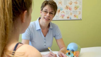 Osteopathie-Behandlung.jpg